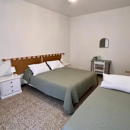 ベッド・アンド・ブレックファスト Primo Piano モネーリア